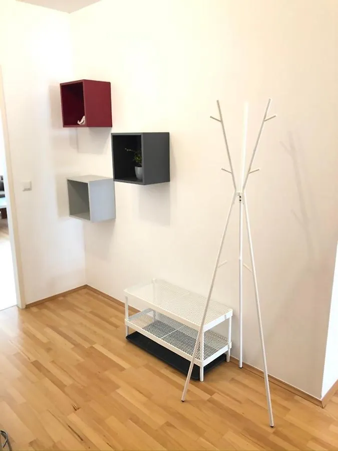 Bright Apartment With A Free Parking Garage @ Wienerberg Austria