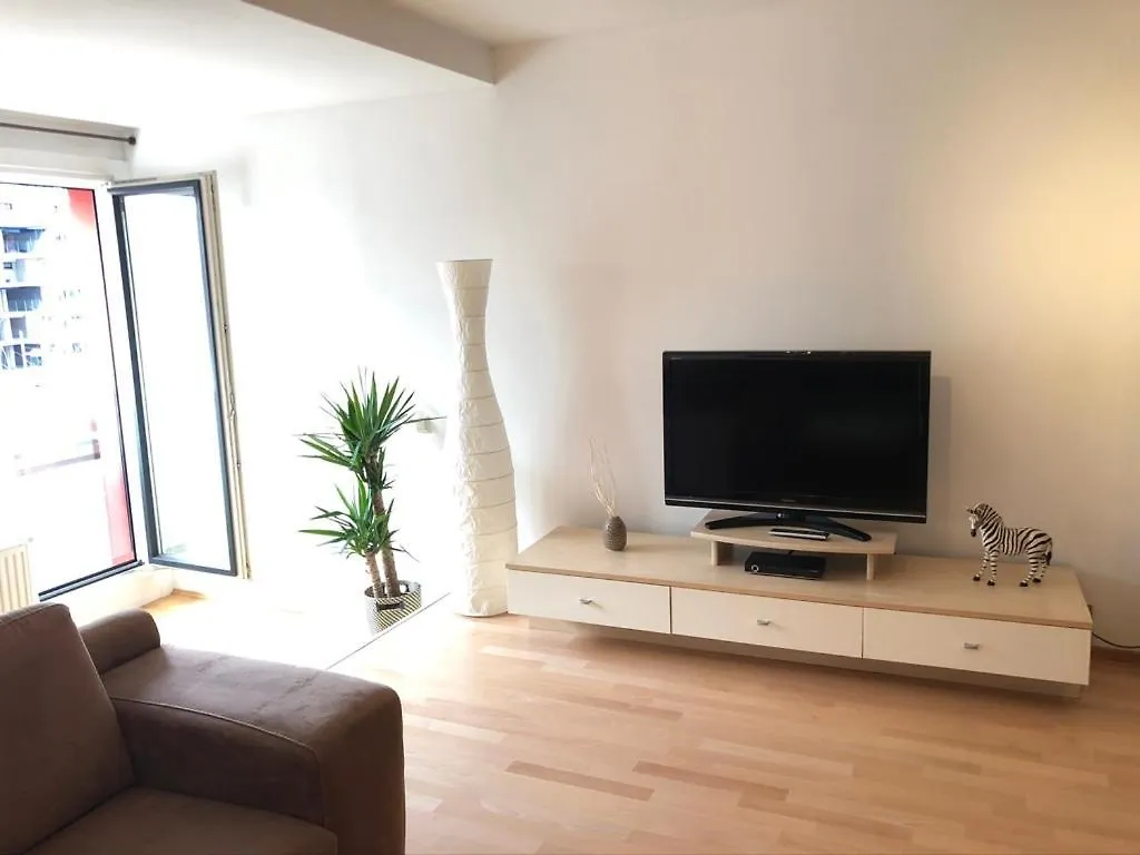 Bright Apartment With A Free Parking Garage @ Wienerberg Austria